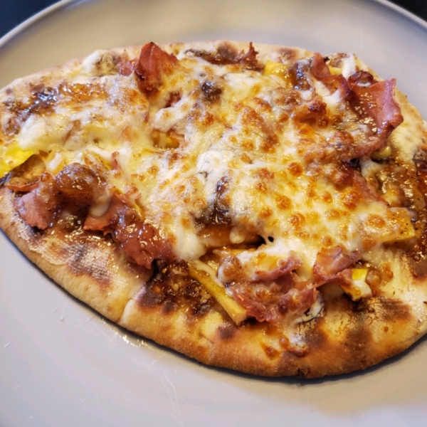 Grilled Prosciutto and Peach Flatbread Pizza