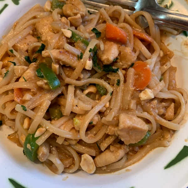 Thai Peanut Chicken Lo Mein