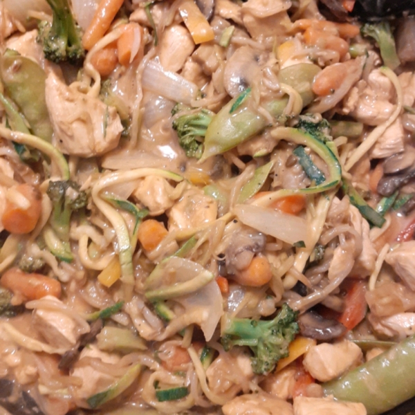 Thai Peanut Chicken Lo Mein