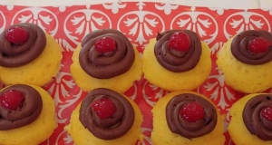 Boston Creme Mini-Cupcakes