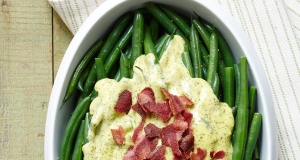 Steamed Fresh Green Beans with Garlic Dill Hollandaise Sauce