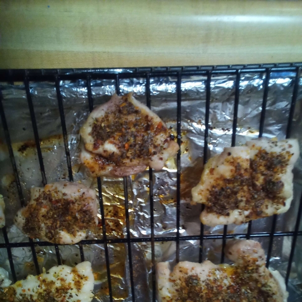 Crispy and Tender Baked Chicken Thighs