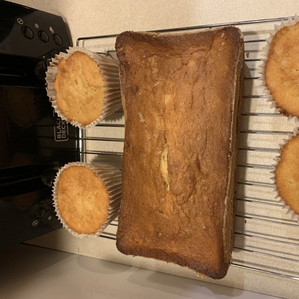 Moist Peach Pound Cake