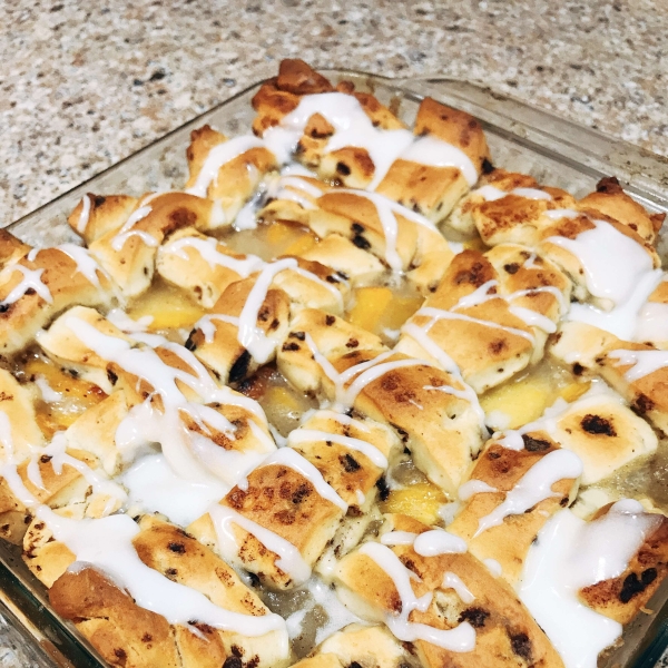 Decadent Cinnamon Roll Peach Cobbler