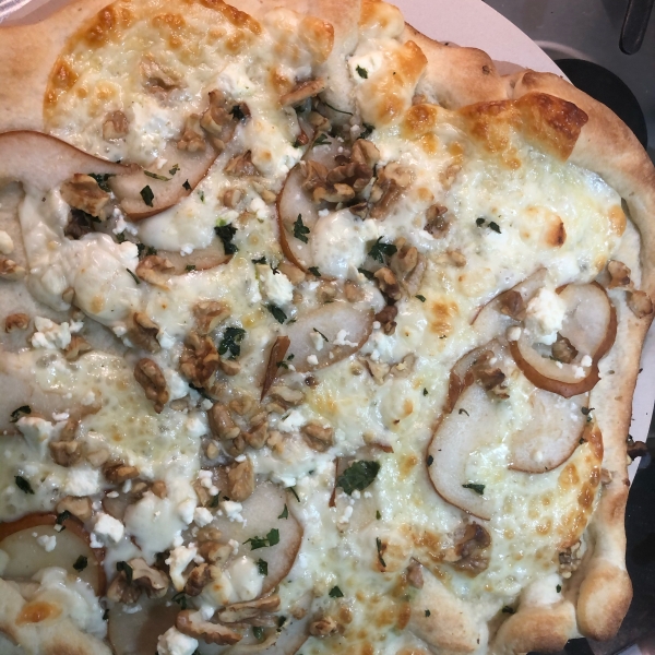 Pear and Gorgonzola Cheese Pizza