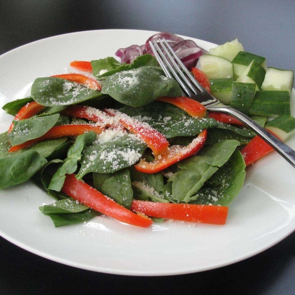 Super Easy Spinach and Red Pepper Salad