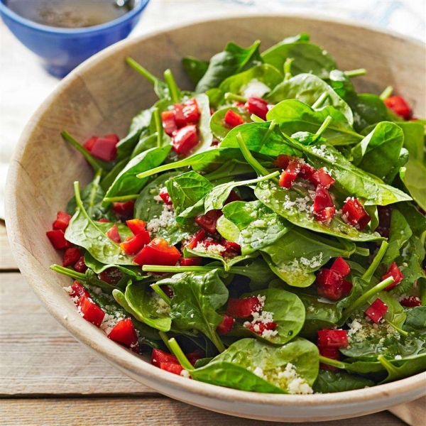 Super Easy Spinach and Red Pepper Salad