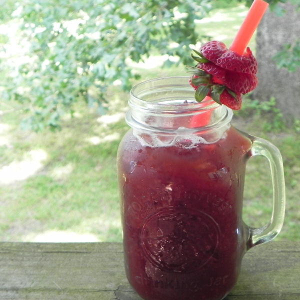 Instant Pot® Strawberry Iced Tea