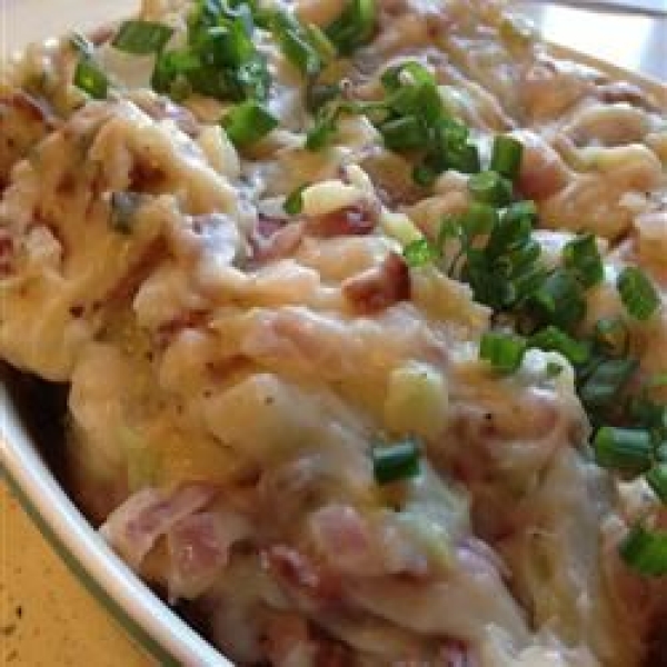 Schwabischer Kartoffelsalat (German Potato Salad - Swabian-Style)