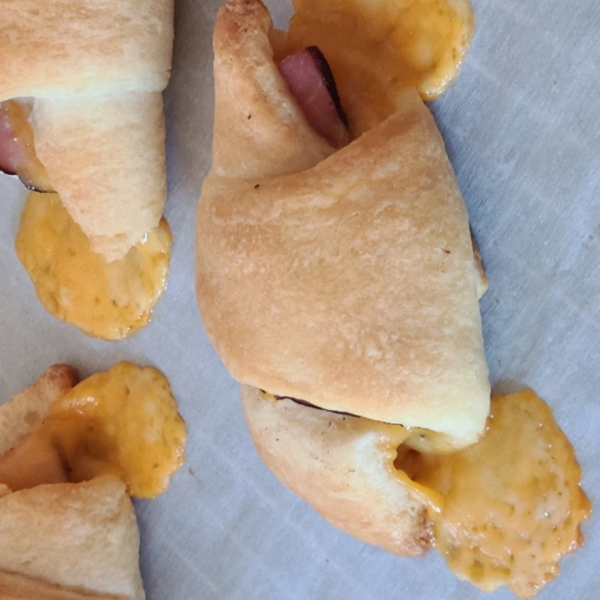 Ham and Cheese Crescent Roll-Ups