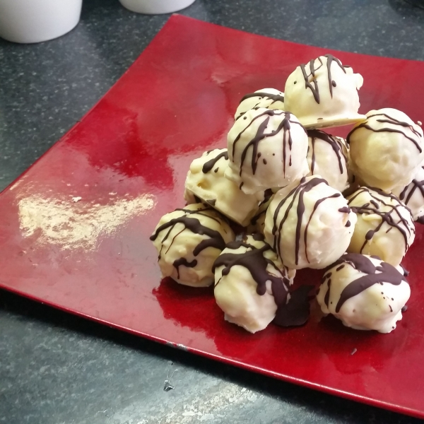 No-Bake Baileys Cheesecake Balls