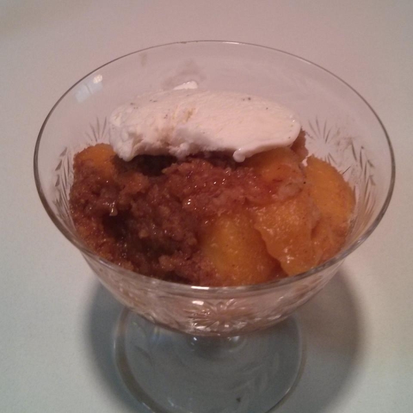 Slow Cooker Peach Cobbler