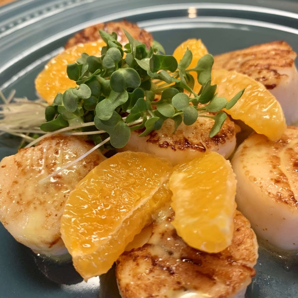 Seared Scallops with Jalapeño Vinaigrette