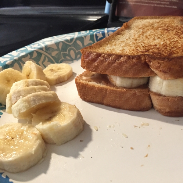 Grilled Peanut Butter and Banana Sandwich