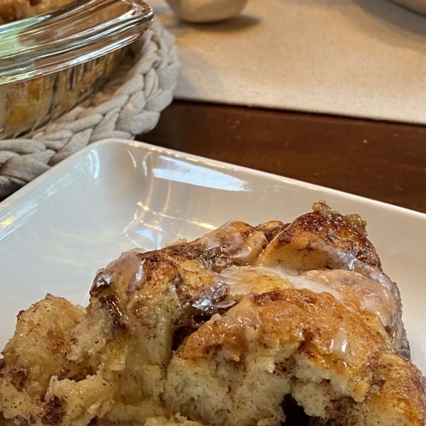 Quick and Easy Cinnamon Roll Casserole