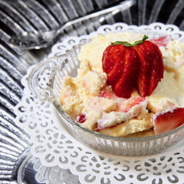 Strawberry Pudding Dessert