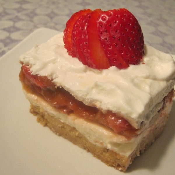 Strawberry-Rhubarb and Cream Bars