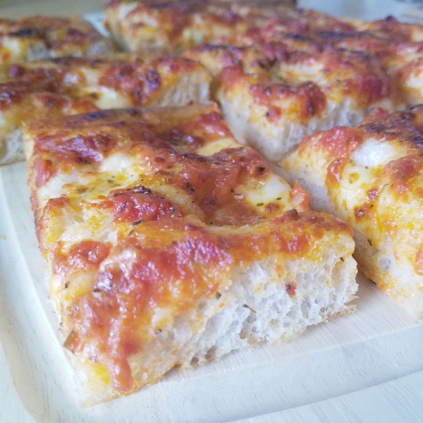 Bakery-Style Pizza