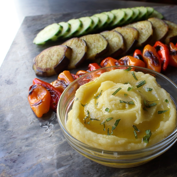 Skordalia (Greek Garlic Potato Dip)