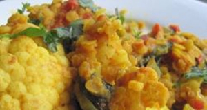 Vegan Curry with Tomatoes, Cauliflower, and Lentils