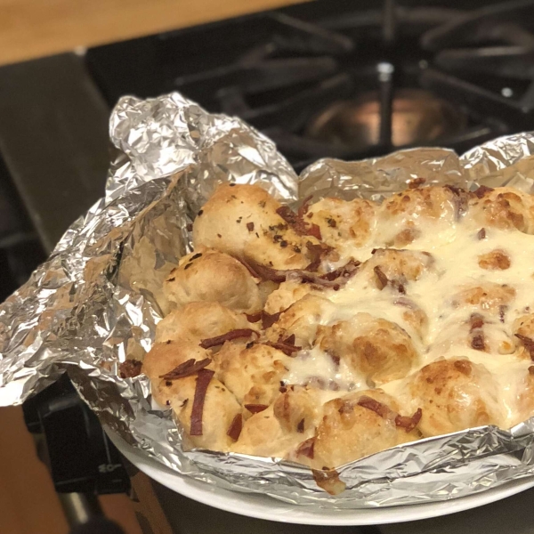 Air Fryer Pull-Apart Pepperoni-Cheese Bread