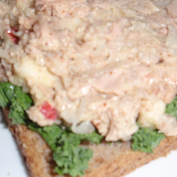 Apple-Kraut Tuna Sandwich