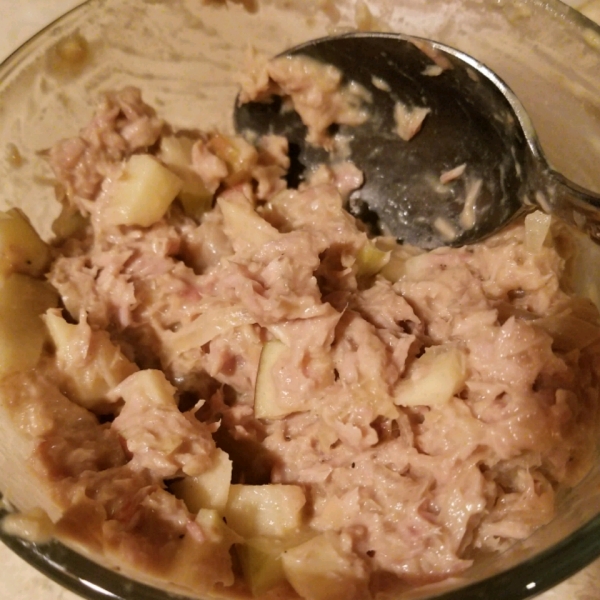 Apple-Kraut Tuna Sandwich