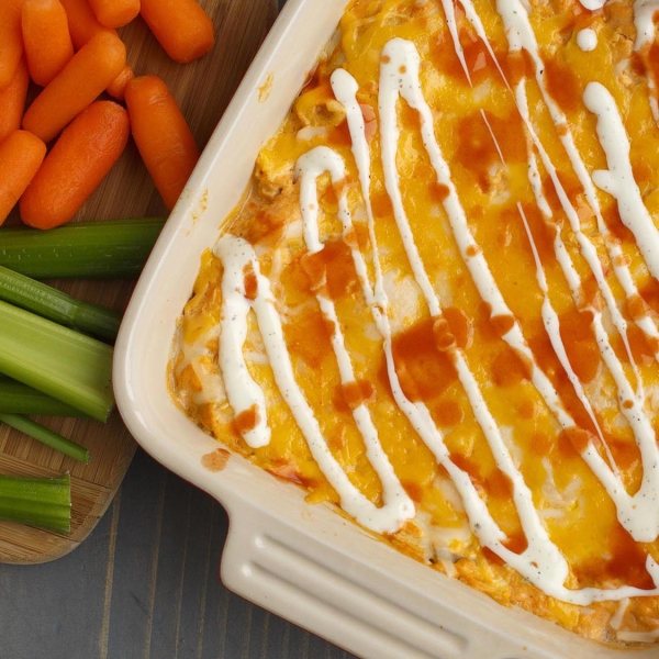 Garlic Buffalo Chicken Dip