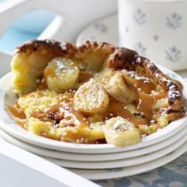 Baked Pancake with Caramel Banana Sauce