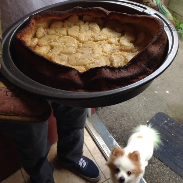 Baked Pancake with Caramel Banana Sauce