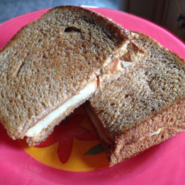 Grilled Peanut Butter Apple Sandwiches