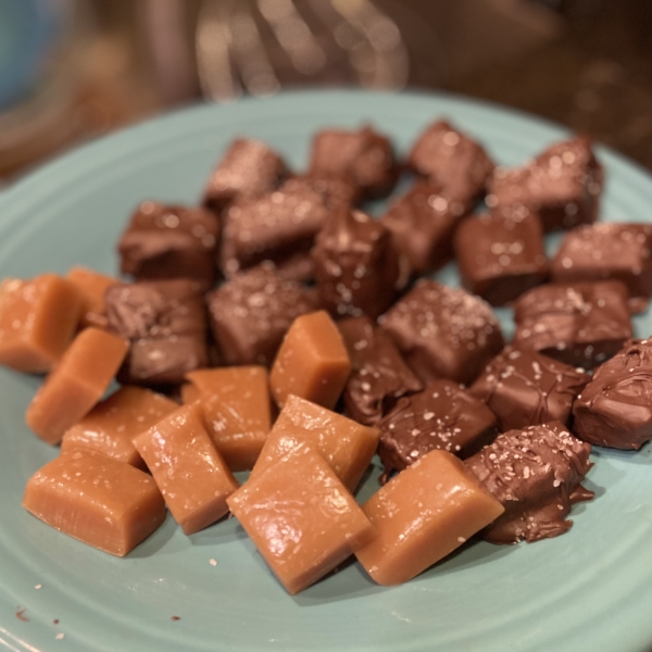 Homemade Caramels with Dark Chocolate and Sea Salt