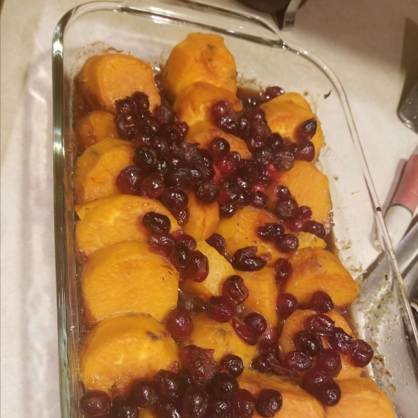 Maple-Baked Sweet Potatoes with Cranberries