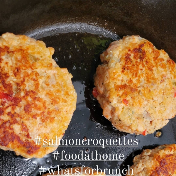 Chef John's Fresh Salmon Cakes