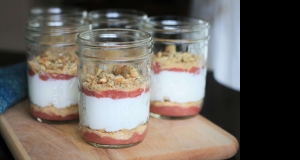 Make-Ahead Rhubarb Yogurt Parfaits