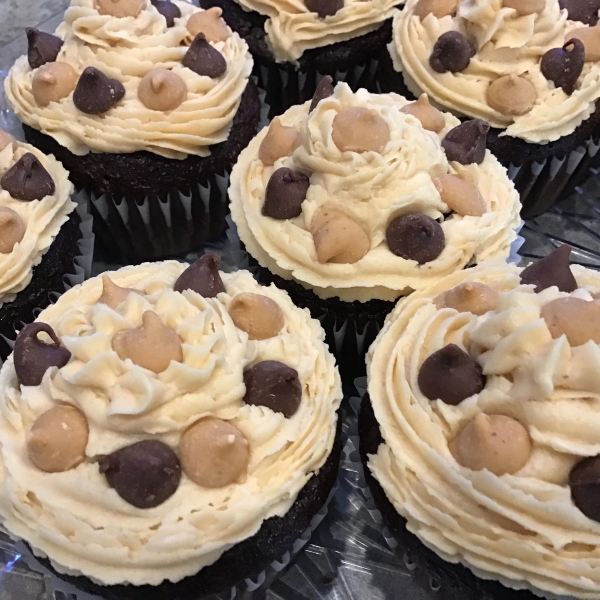 Creamy Peanut Butter Icing