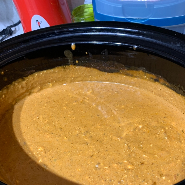 Slow Cooker Chili Queso Dip