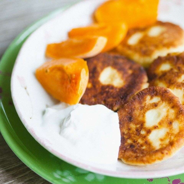 Russian Cheese Pancakes (Syrniki)