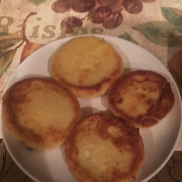 Russian Cheese Pancakes (Syrniki)