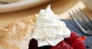 Biscuit Wedges with Fruit in Vanilla Syrup
