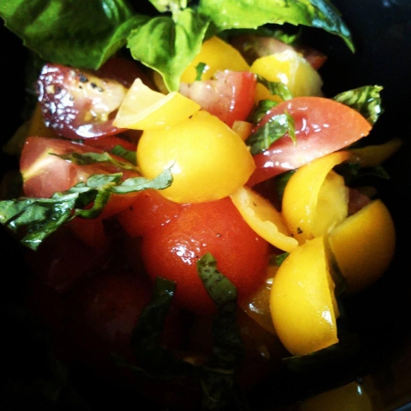 10-Minute Tomato Basil Salad