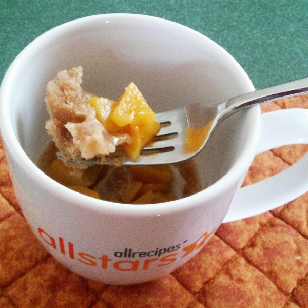 Quick Peach Cobbler In a Mug