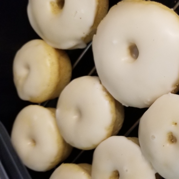 Fluffy Cake Doughnuts