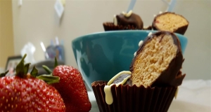 Easy Strawberry Cheesecake Truffles
