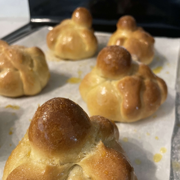 Pan de Muertos (Mexican Bread of the Dead)