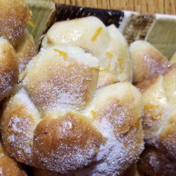 Pan de Muertos (Mexican Bread of the Dead)
