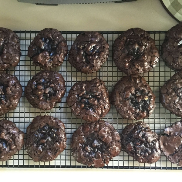 Ghirardelli Flourless Fudgy Chocolate Chip Cookies