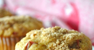 Aunt Norma's Rhubarb Muffins
