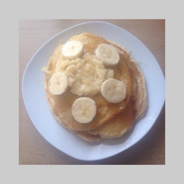 Fluffy Pancakes with Wheat Germ and Applesauce