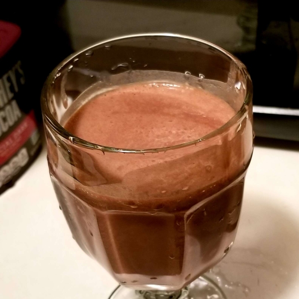 Cocoa, Banana, and Peanut Butter Smoothie
